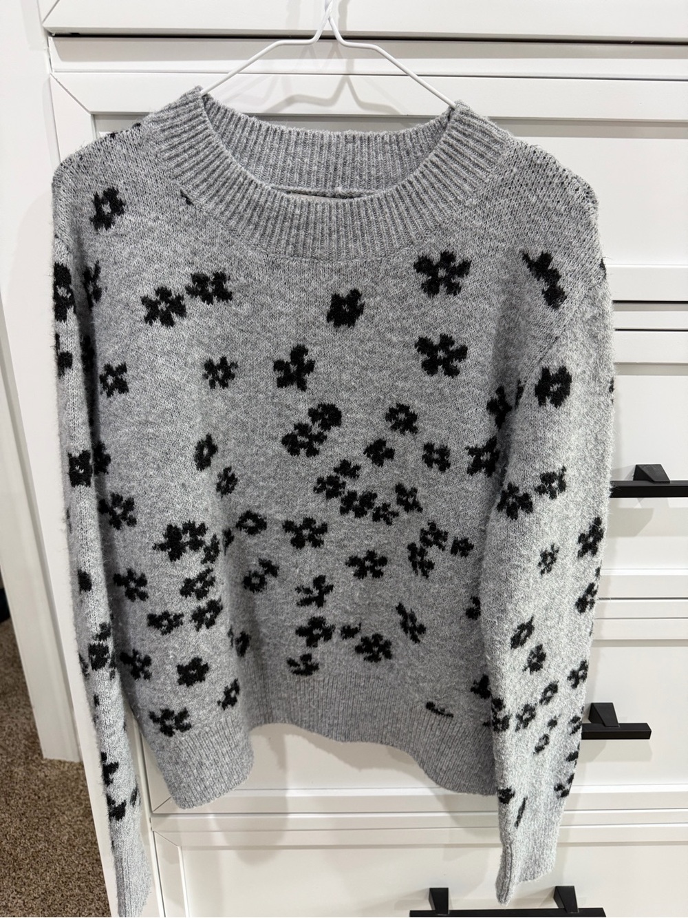 Becool Women’s Grey Floral Crewneck Sweater 1XL